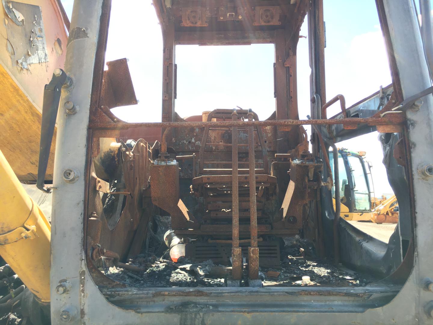 ./imagenes/INVOICE/2019/17205/EXCAVADORA KOBELCO SK210LC-10 (3).JPG